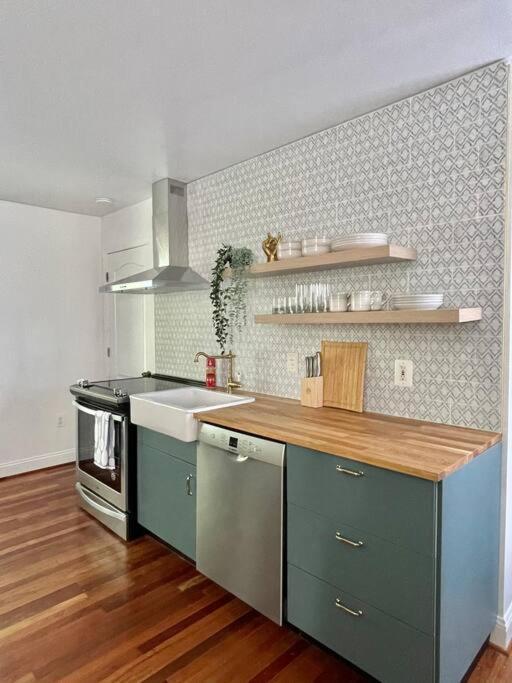 Brand New, Cozy, Modern, One-Bedroom Apartment ฟอลส์เชิร์ช ภายนอก รูปภาพ